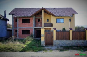 casa-la-rosu-tip-duplex-de-vaznare-in-sibiu-zona-crisitian-1